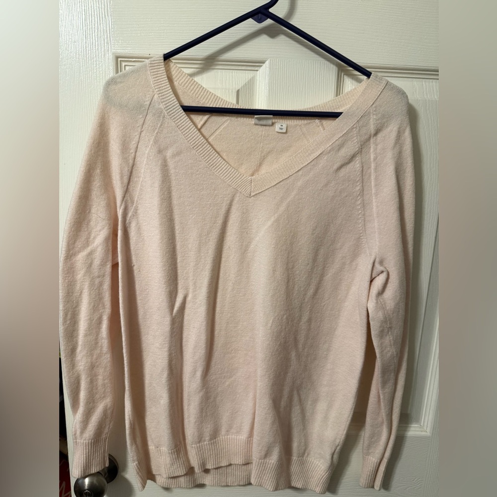 GAP Women's V-Neck Sweater - Light Pink  Like New XS